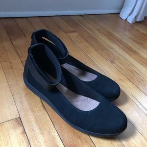 Clarks collection flats